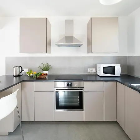 Evanthe Garden - Diantha Marsala